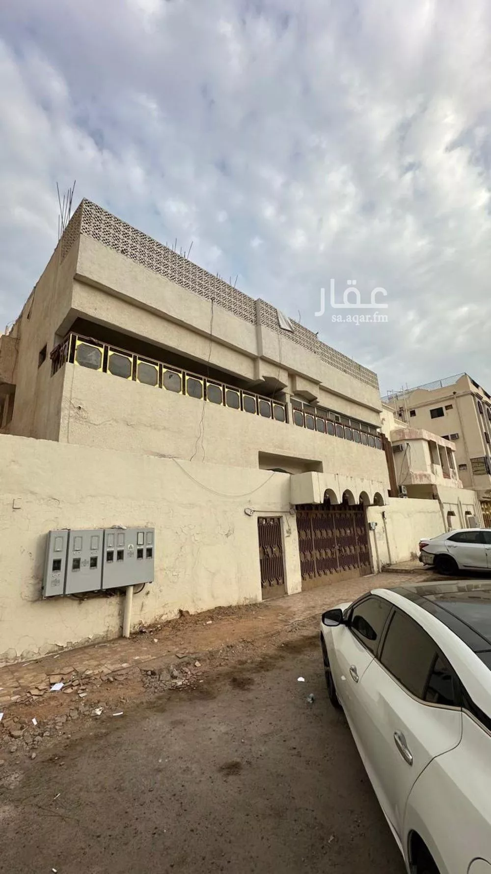 عمارة للبيع في شارع عبدالله ابن ابي زيد, حي الشريبات, مدينة المدينة المنورة, منطقة المدينة المنورة 1 صورة