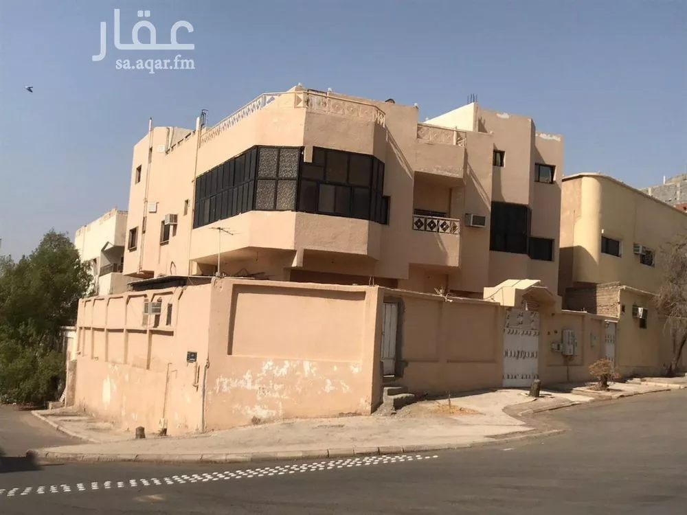 عمارة للبيع في شارع الخليفه المعتصم, حي الإسكان, مدينة المدينه المنوره, منطقة المدينة المنورة 1 صورة