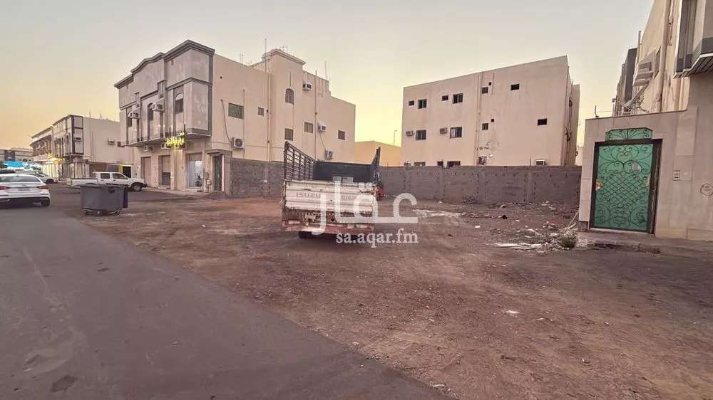 أرض للبيع في شارع فاطمة بنت عبدالرحمن, حي العزيزية, مدينة المدينة المنورة, منطقة المدينة المنورة 1 صورة