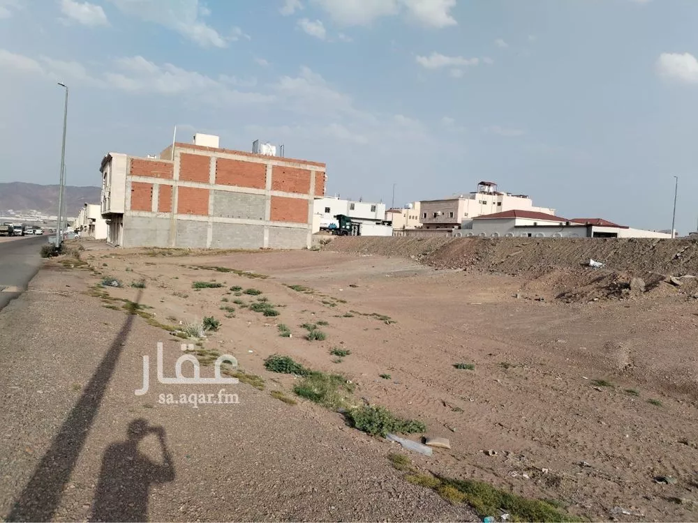 أرض للبيع في شارع عمر ابن حفص السدوسي, حي ورقان, مدينة المدينه المنوره, منطقة المدينة المنورة 1 صورة