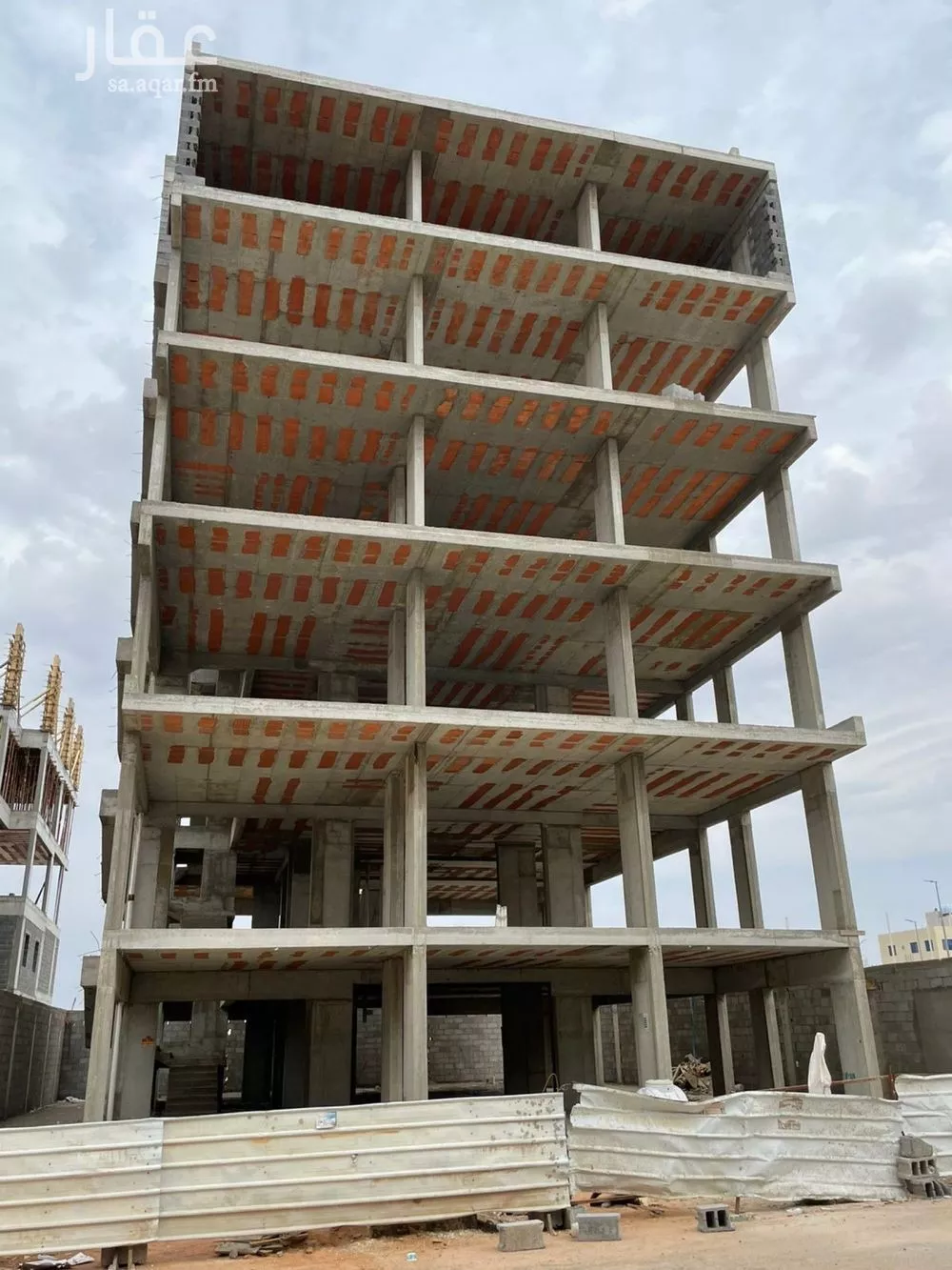 عمارة للبيع في شارع ممر مشاه 2331, حي عين الخيف, مدينة المدينة المنورة, منطقة المدينة المنورة 1 صورة