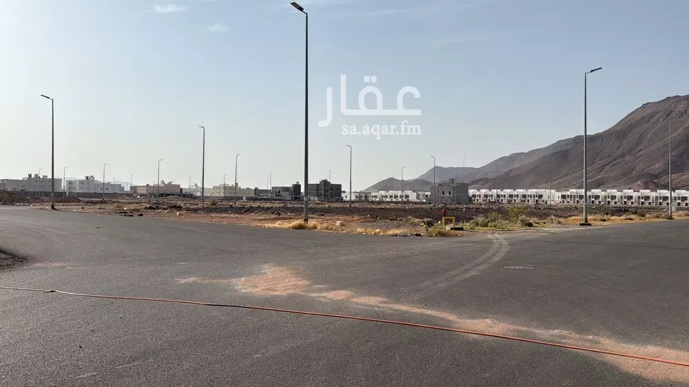 أرض للبيع في شارع بهز ابن حكيم, حي السكب, مدينة المدينه المنوره, منطقة المدينة المنورة 1 صورة