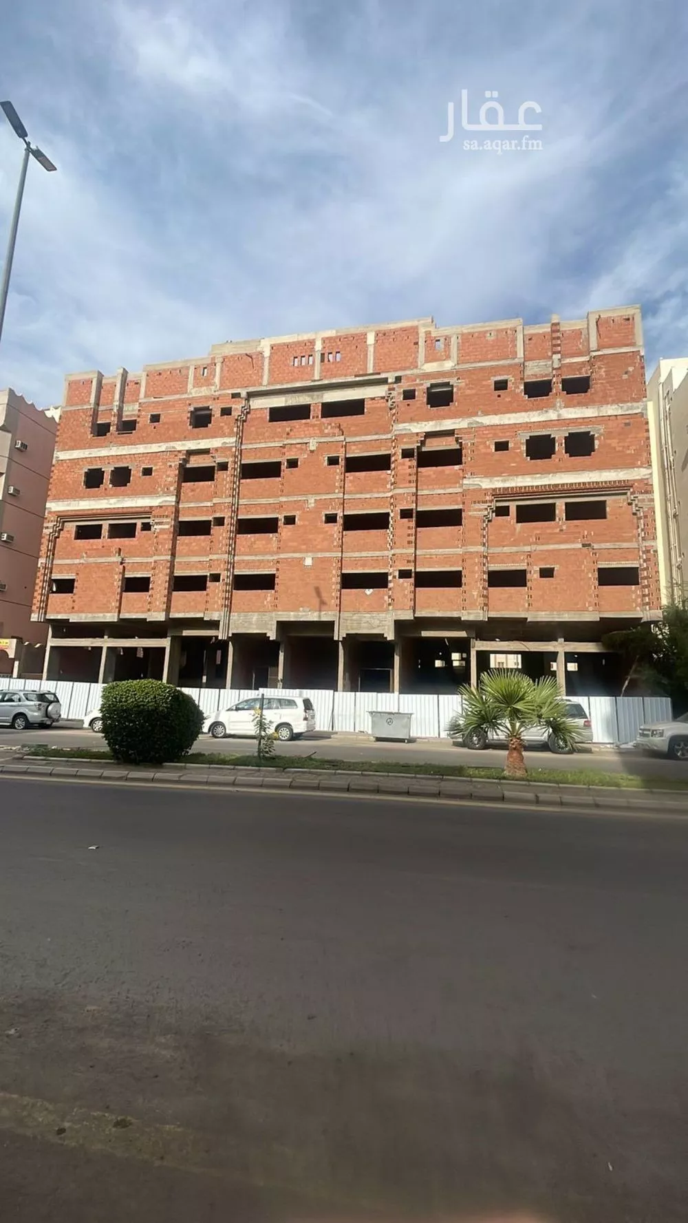 عمارة للبيع في شارع الامير محمد بن عبدالعزيز, حي بنى حارثة, مدينة المدينه المنوره, منطقة المدينة المنورة 1 صورة
