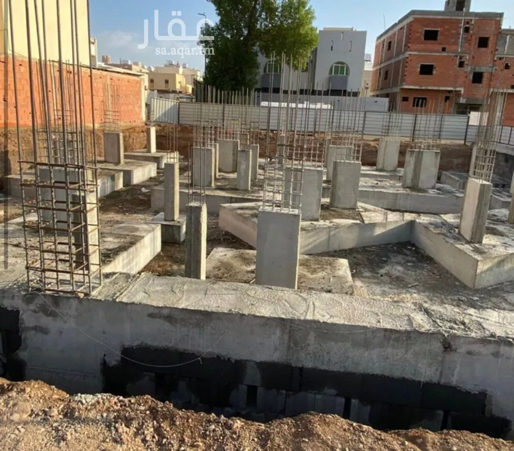 عمارة للبيع في شارع الحاكم النيسابورى, حي العزيزية, مدينة المدينه المنوره, منطقة المدينة المنورة 1 صورة