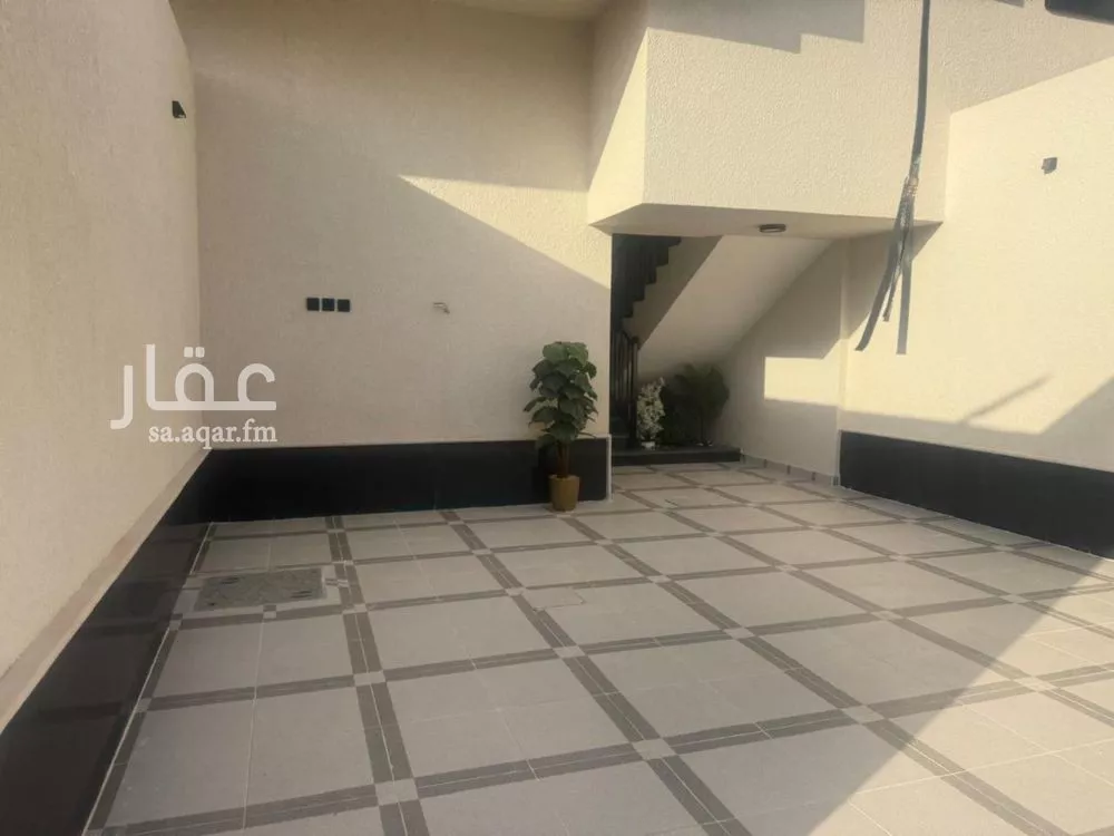 دور للبيع في شارع يزيد بن ابي سفيان, حي نوارة, مدينة المزاحميه, منطقة الرياض 1 صورة