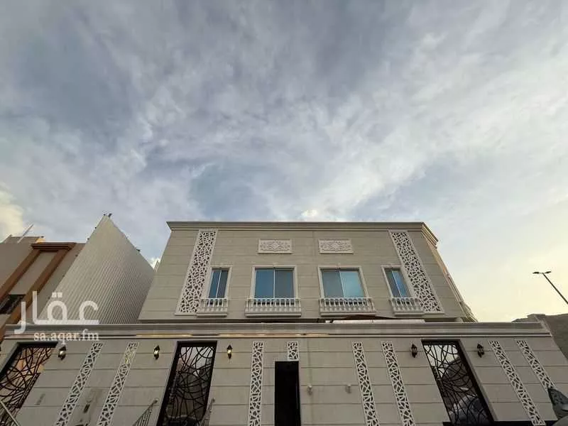 فيلا للبيع في شارع حجر ابن يزيد, حي الأخباب, مدينة امارة منطقة مكة المكرمة - الطائف, منطقة مكة المكرمة 1 صورة