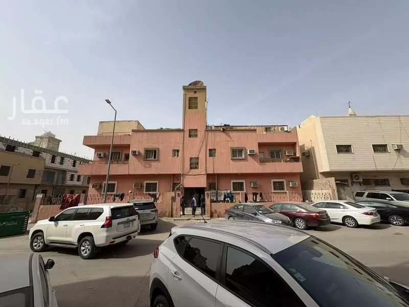 عمارة للبيع في شارع روضة الخزرج, حي المعذر, مدينة الرياض, منطقة الرياض 1 صورة