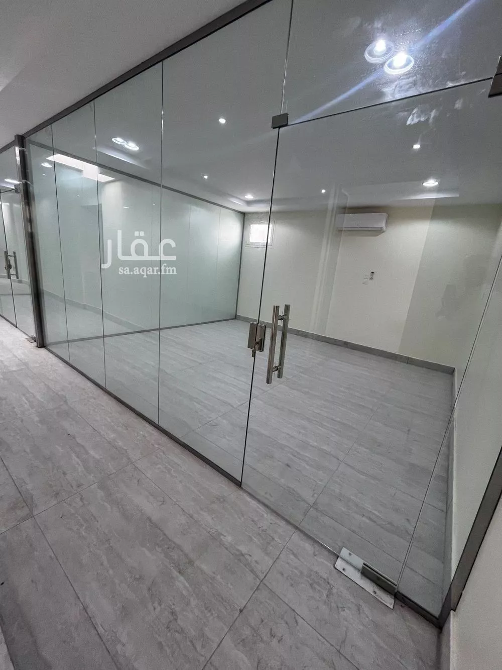 مكتب تجاري للإيجار في شارع سعود بن عبدالعزيز بن محمد الفرعي, حي التعاون, مدينة الرياض, منطقة الرياض 1 صورة