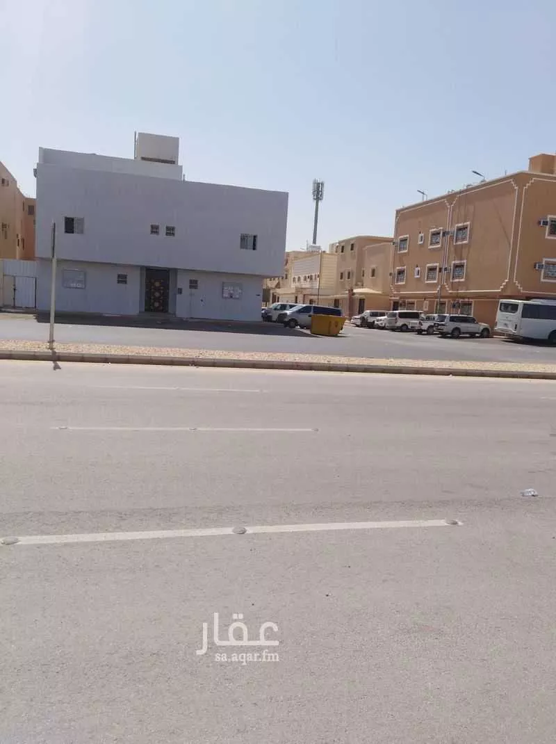 عمارة للبيع في شارع ابن حزم, حي العريجاء الغربي, مدينة الرياض, منطقة الرياض 1 صورة