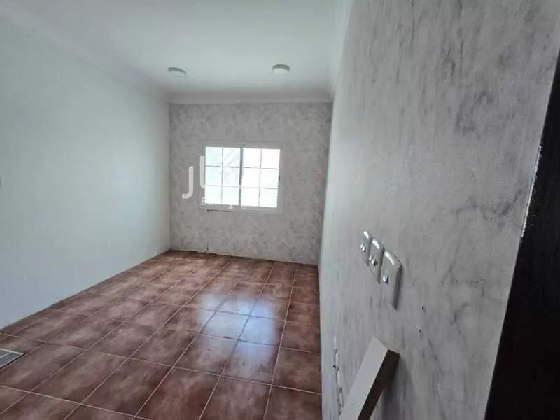 شقة للبيع في شارع الامير مقرن بن عبدالعزيز, حي المرسلات, مدينة الرياض, منطقة الرياض 1 صورة