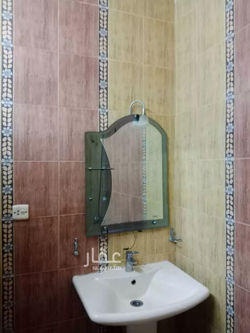 عمارة للإيجار في شارع ربيعه بن عوف رضي الله عنه, حي الصفاء, مدينة مكه المكرمه, منطقة مكة المكرمة 1 صورة