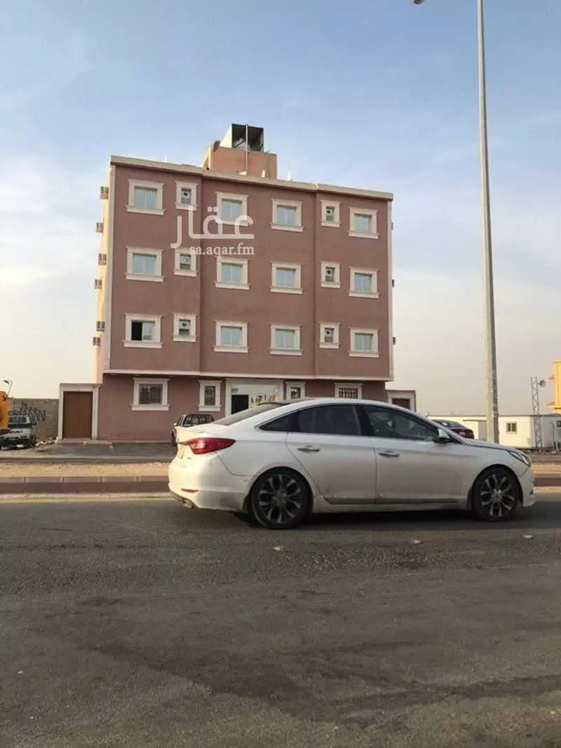 عمارة للبيع في شارع جبل الدخان, حي ظهرة لبن, مدينة الرياض, منطقة الرياض 1 صورة