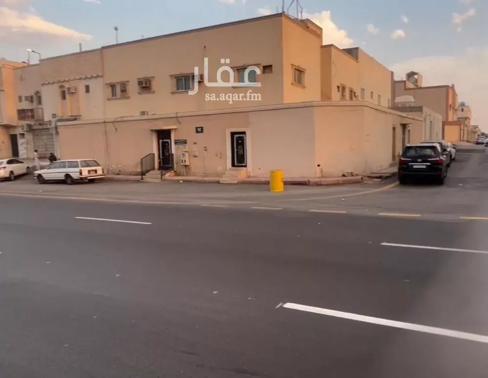 عمارة للإيجار في شارع ابي حنيفه, حي العريجاء الغربي, مدينة الرياض, منطقة الرياض 1 صورة