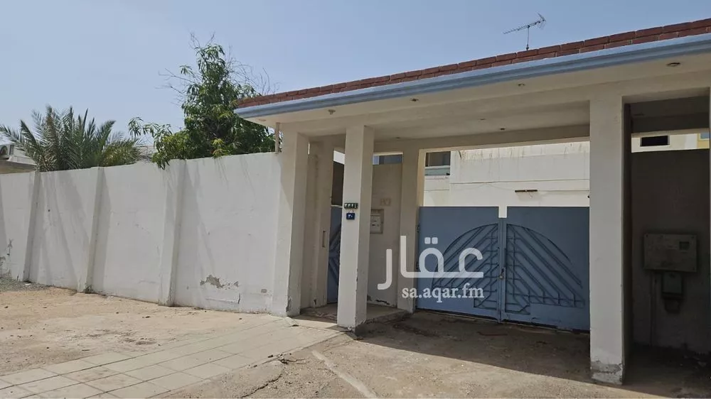 فيلا للبيع في شارع عبدالله ابن ادريس, حي الأمير فواز الجنوبى, مدينة جدة, منطقة مكة المكرمة 1 صورة