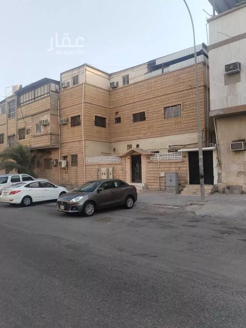عمارة للبيع في شارع جيزان, حي الثقبة, مدينة الخبر, المنطقة الشرقية 1 صورة
