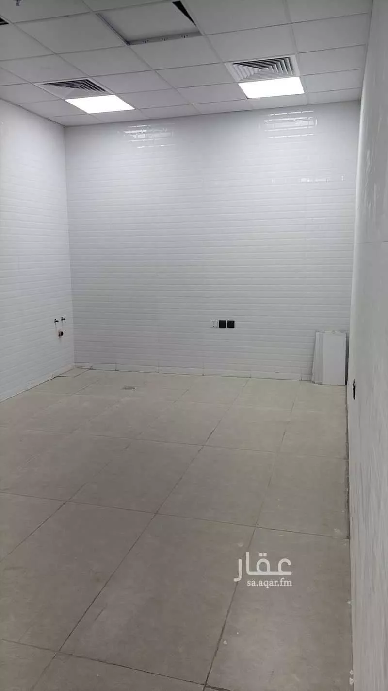 محل للإيجار في طريق أنس ابن مالك ، حي الملقا ، الرياض ، منطقة الرياض 1 صورة
