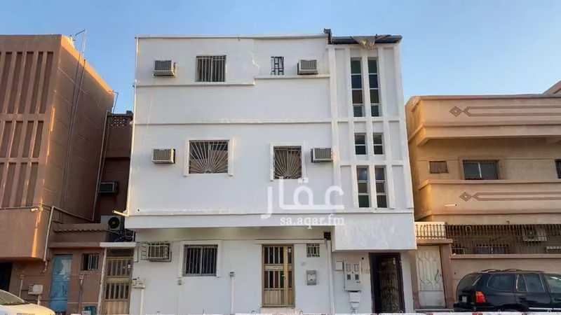 عمارة للبيع في شارع الثامن والعشرون, حي الثقبة, مدينة الخبر, المنطقة الشرقية 1 صورة