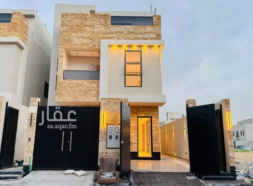 فيلا للبيع في شارع عبدالله الدقاق, حي العارض, مدينة الرياض, منطقة الرياض 1 صورة