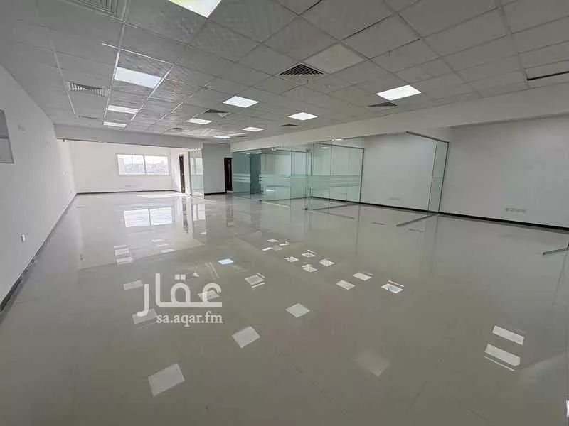 مكتب تجاري للإيجار في شارع الثمامه, حي الصحافة, مدينة الرياض, منطقة الرياض 1 صورة
