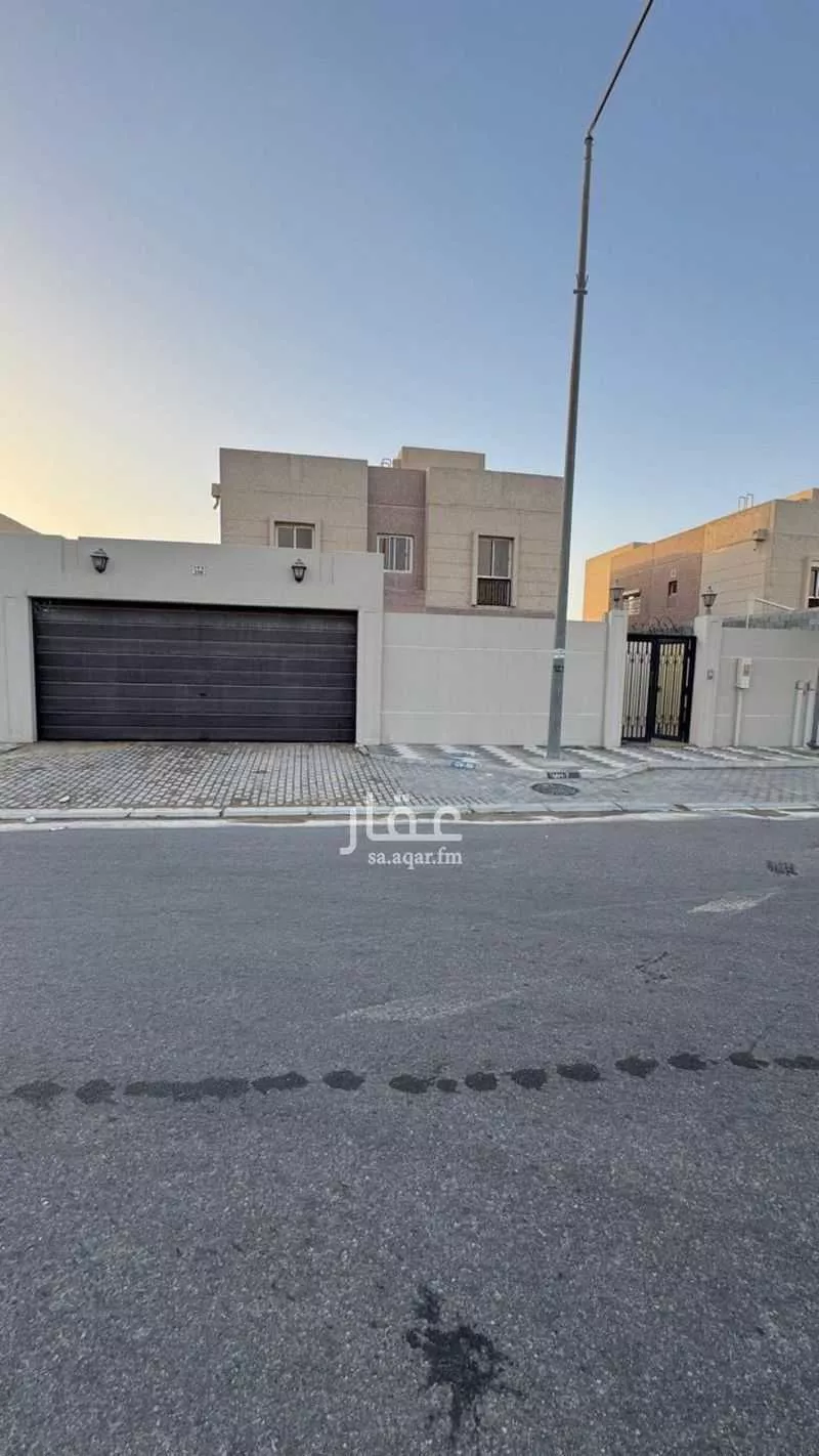 فيلا للبيع في شارع شارع الربيع 2, مدينة مدينه الجبيل الصناعيه, المنطقة الشرقية 1 صورة