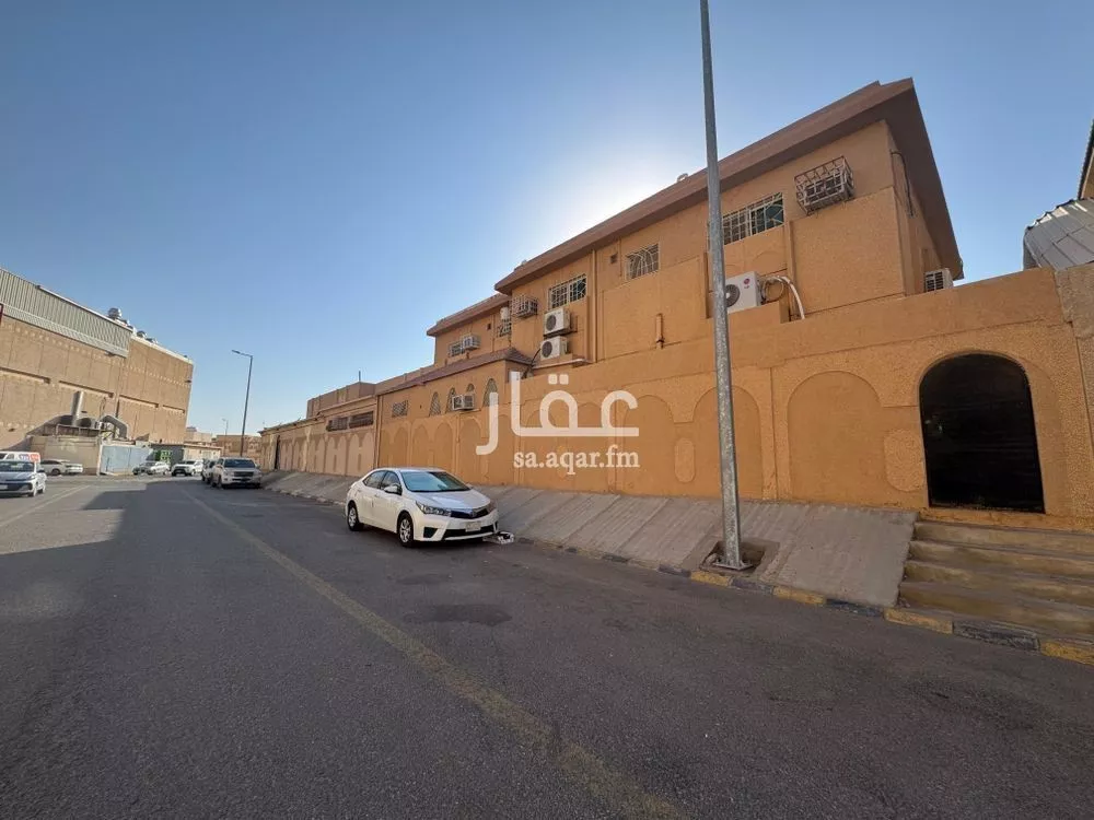 فيلا للبيع في شارع محمد بن باز, حي الإسكان, مدينة بريده, منطقة القصيم 1 صورة