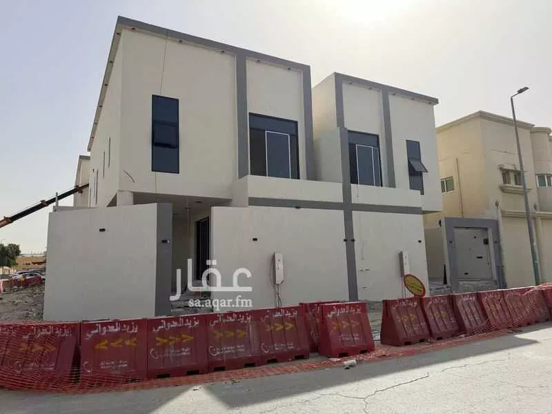 فيلا للبيع في شارع عازب بن الحارث, حي أحد, مدينة الدمام, المنطقة الشرقية 1 صورة