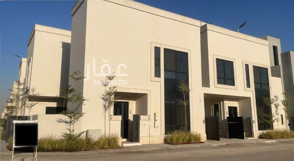 فيلا للبيع في شارع محمد بن أبي بكر القيم, حي المهدية, مدينة الرياض, منطقة الرياض 1 صورة