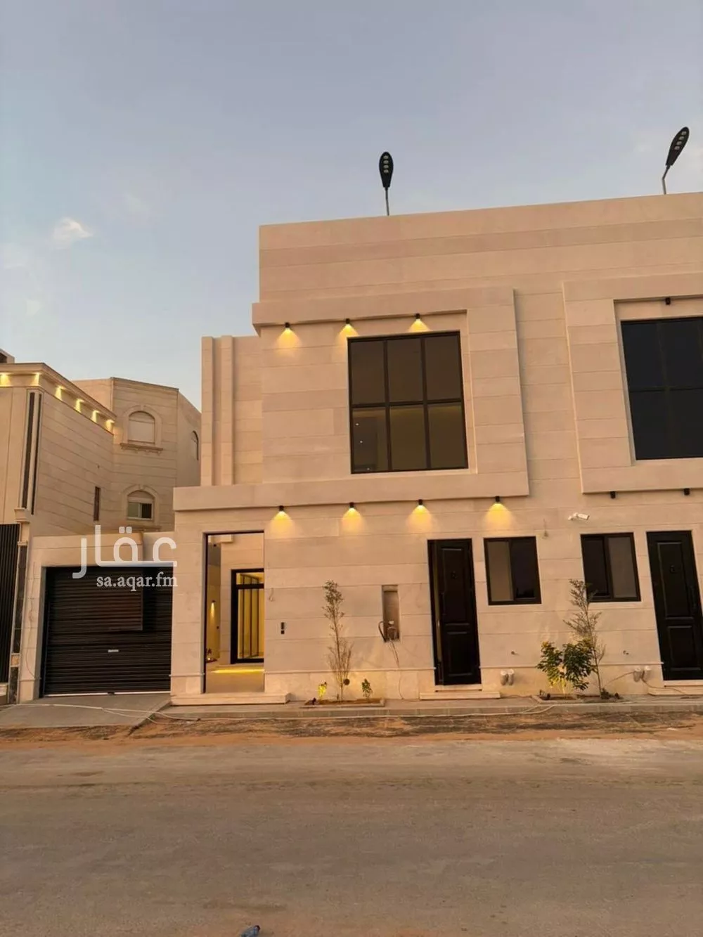 فيلا للبيع في شارع عمر بن يوسف المقرئ, حي المهدية, مدينة الرياض, منطقة الرياض 1 صورة