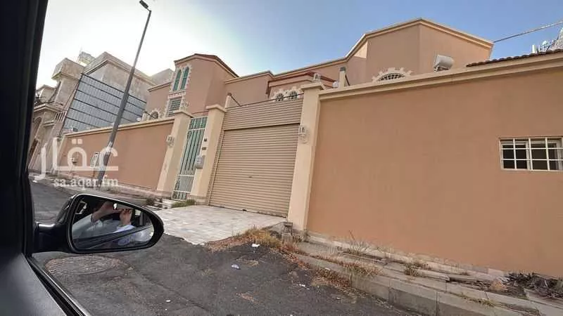فيلا للبيع في شارع عبدالله ابن مسعود, حي عودة, مدينة امارة منطقة مكة المكرمة - الطائف, منطقة مكة المكرمة 1 صورة