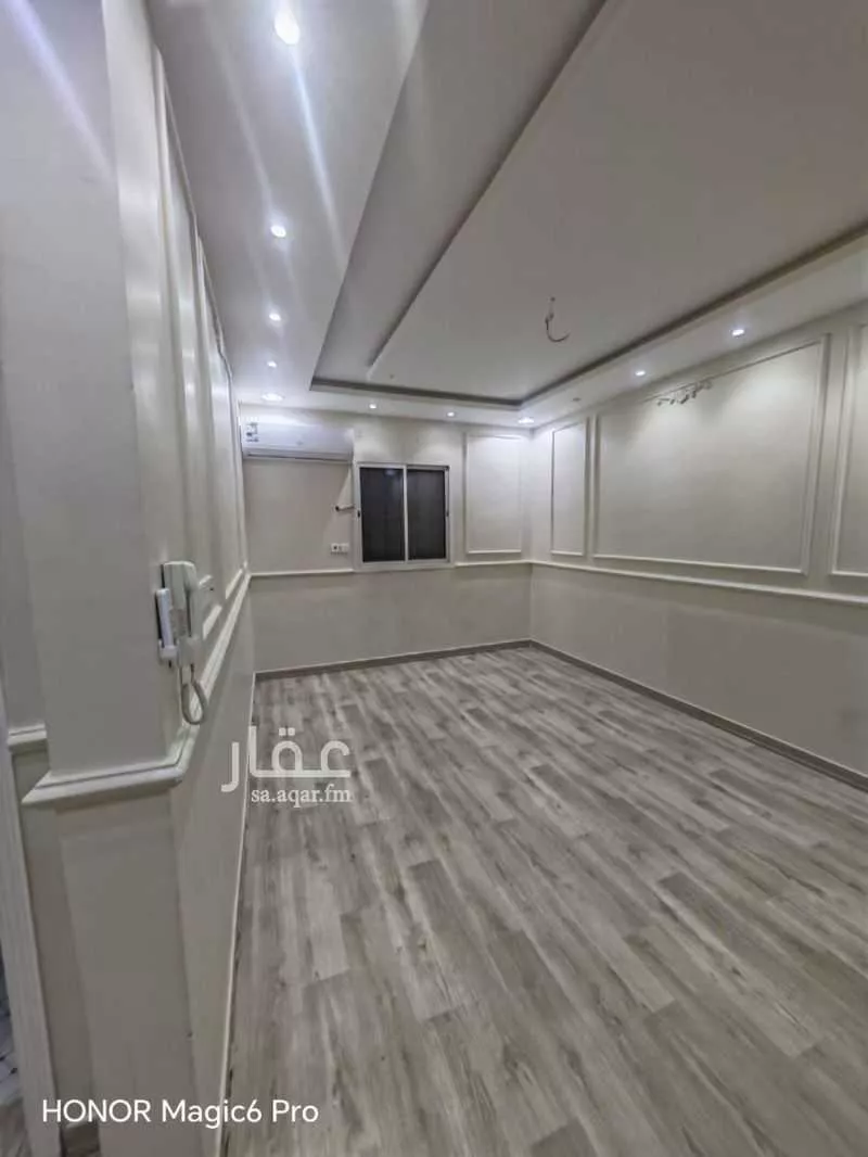 فيلا للإيجار في شارع عبدالرحمن العاصي, حي الرمال, مدينة الرياض, منطقة الرياض 1 صورة