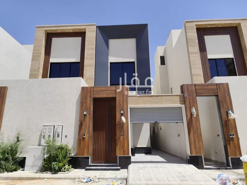 دور للبيع في شارع عبدالله كوجك, حي الرمال, مدينة الرياض, منطقة الرياض 1 صورة