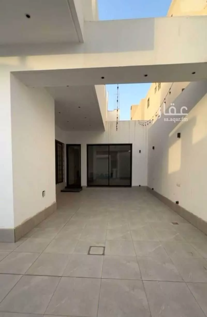 فيلا للبيع في شارع حجر بن يزيد, حي النسيم الغربي, مدينة الرياض, منطقة الرياض 1 صورة