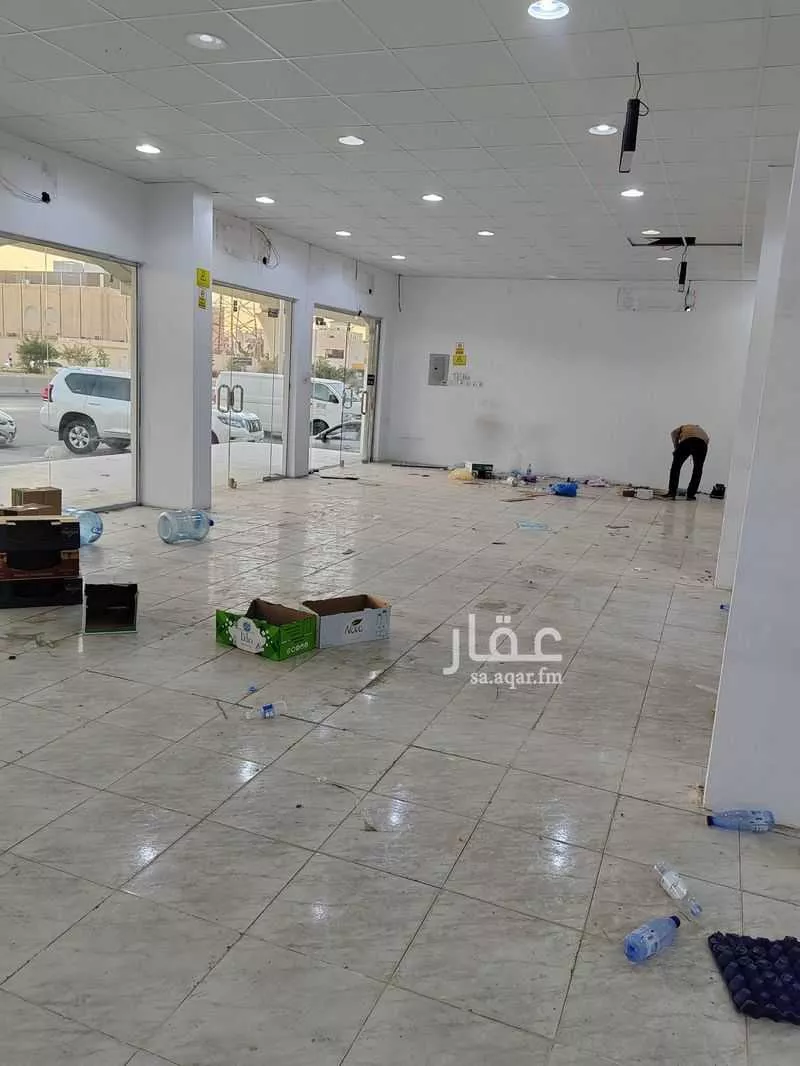 محل للإيجار في شارع طريق عبدالرحمن بن عوف, حي النسيم الغربي, مدينة الرياض, منطقة الرياض 1 صورة