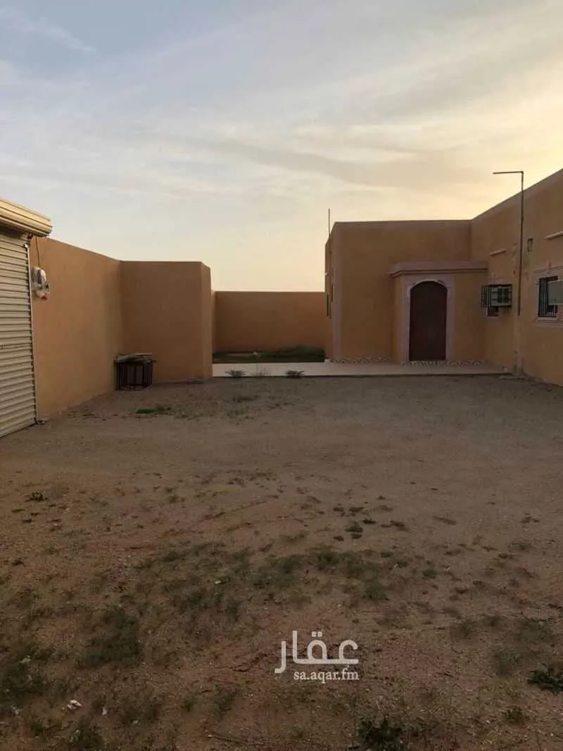 دور للبيع في شارع 5 الملك فهد بن عبدالعزيز, حي الفوارة, مدينة الفوارة, منطقة القصيم 1 صورة