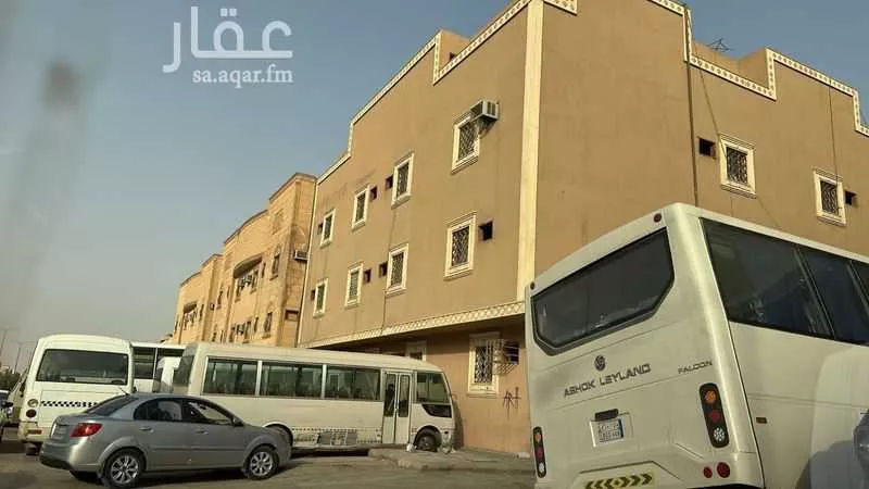 عمارة للبيع في شارع عبدالقادر الجزائري, حي الدار البيضاء, مدينة الرياض, منطقة الرياض 1 صورة