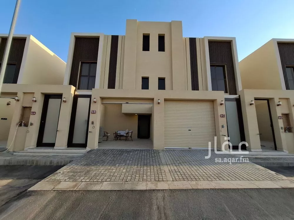 دور للبيع في شارع إبراهيم رفعت, حي عكاظ, مدينة الرياض, منطقة الرياض 1 صورة