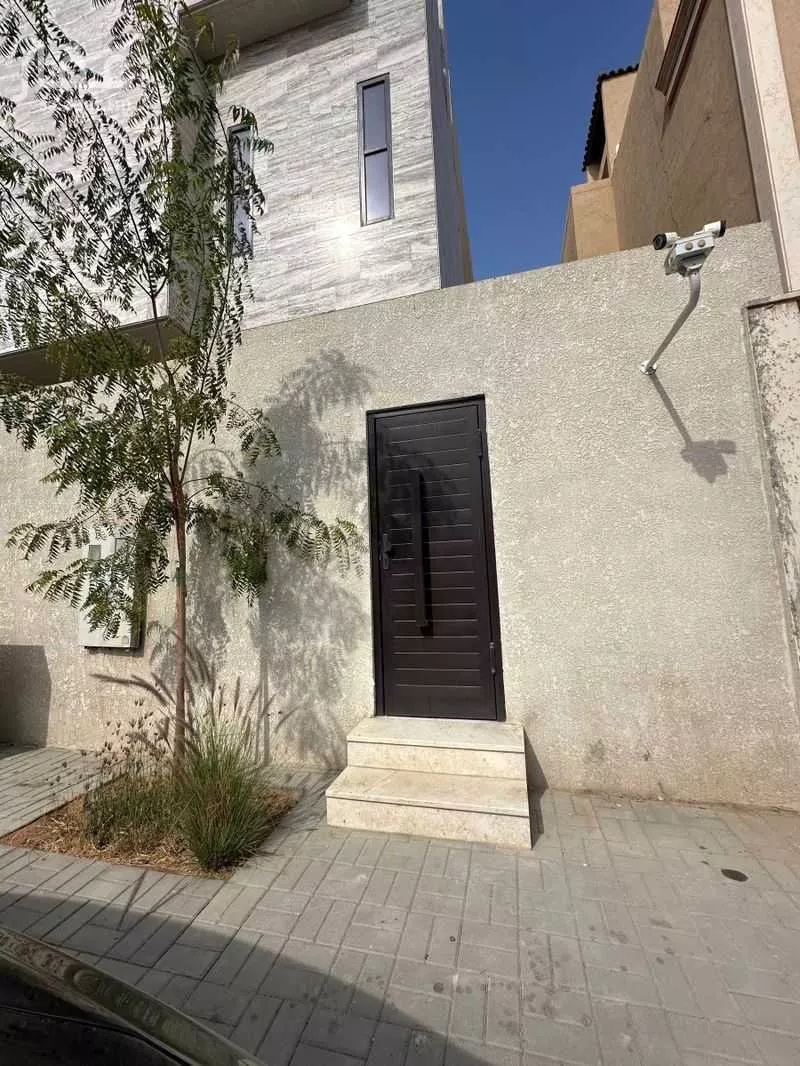 غرفة للإيجار في شارع عمرو العبدي ، حي عرقة ، الرياض ، منطقة الرياض 1 صورة