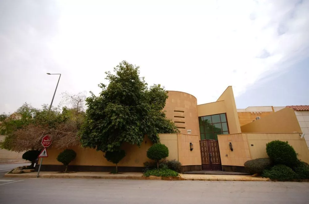 فيلا للبيع في شارع البراري, حي الملك سلمان, مدينة الرياض, منطقة الرياض 1 صورة