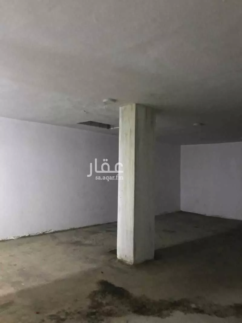مستودع للإيجار في شارع الجميل ابن حاتم, حي ظهرة لبن, مدينة الرياض, منطقة الرياض 1 صورة