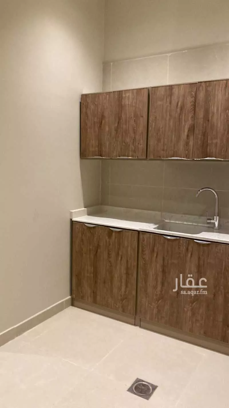 عمارة للإيجار في شارع جبل الدخان, حي ظهرة لبن, مدينة الرياض, منطقة الرياض 1 صورة