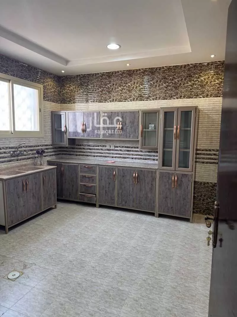 شقة للإيجار في شارع عبدالعزيز العبدالله السليم ، حي الملك خالد ، عنيزة ، عنيزة 1 صورة