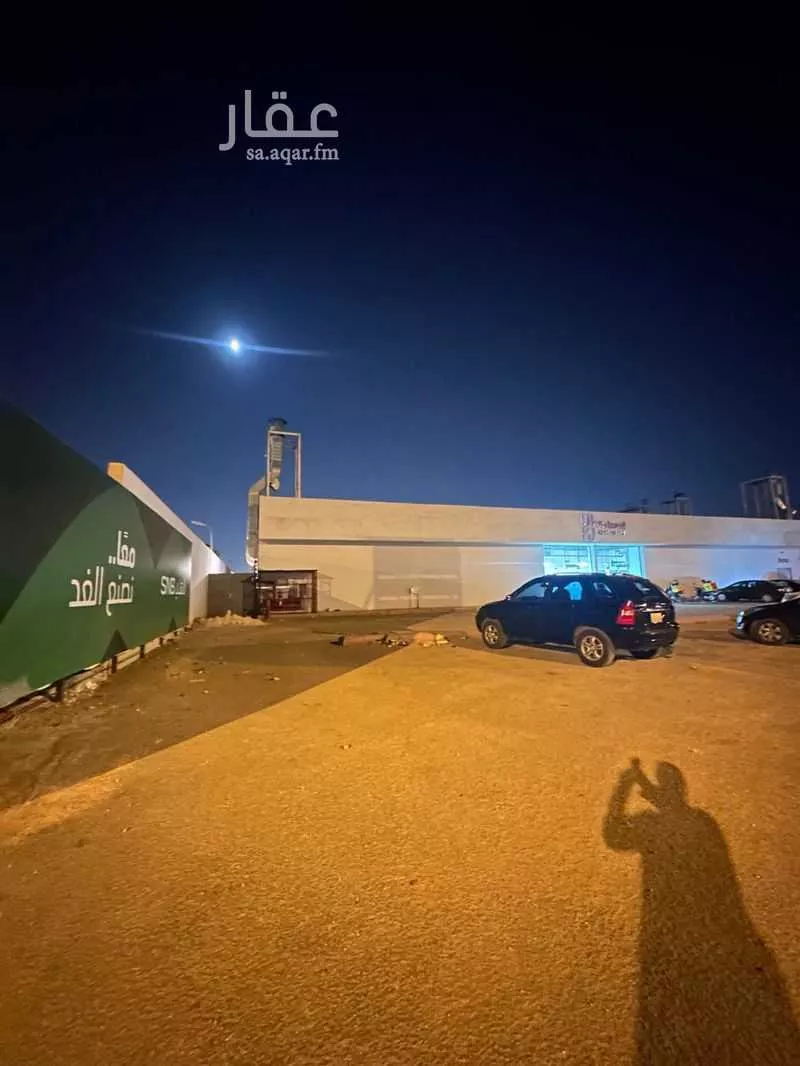عمارة للإيجار في شارع الأمير خالد بن بندر بن عبدالعزيز, حي العارض, مدينة الرياض, منطقة الرياض 1 صورة