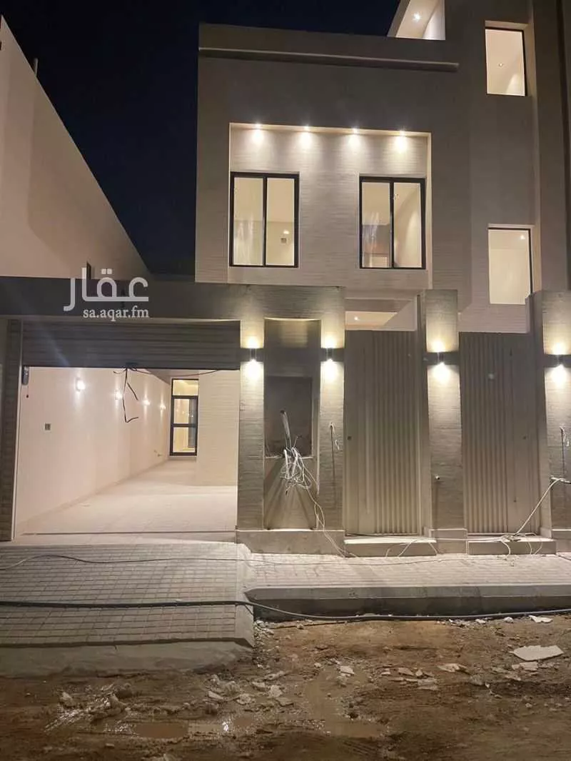 دور للبيع في شارع النفوذ, حي عكاظ, مدينة الرياض, منطقة الرياض 1 صورة