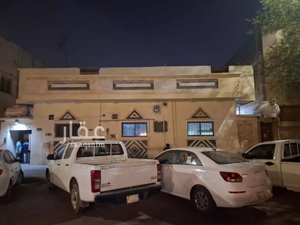 فيلا للبيع في شارع بدر, حي الثقبة, مدينة الخبر, المنطقة الشرقية 1 صورة