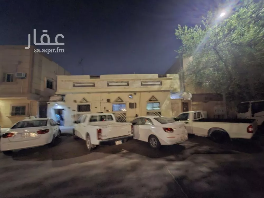 فيلا للبيع في شارع بدر, حي الثقبة, مدينة الخبر, المنطقة الشرقية 1 صورة