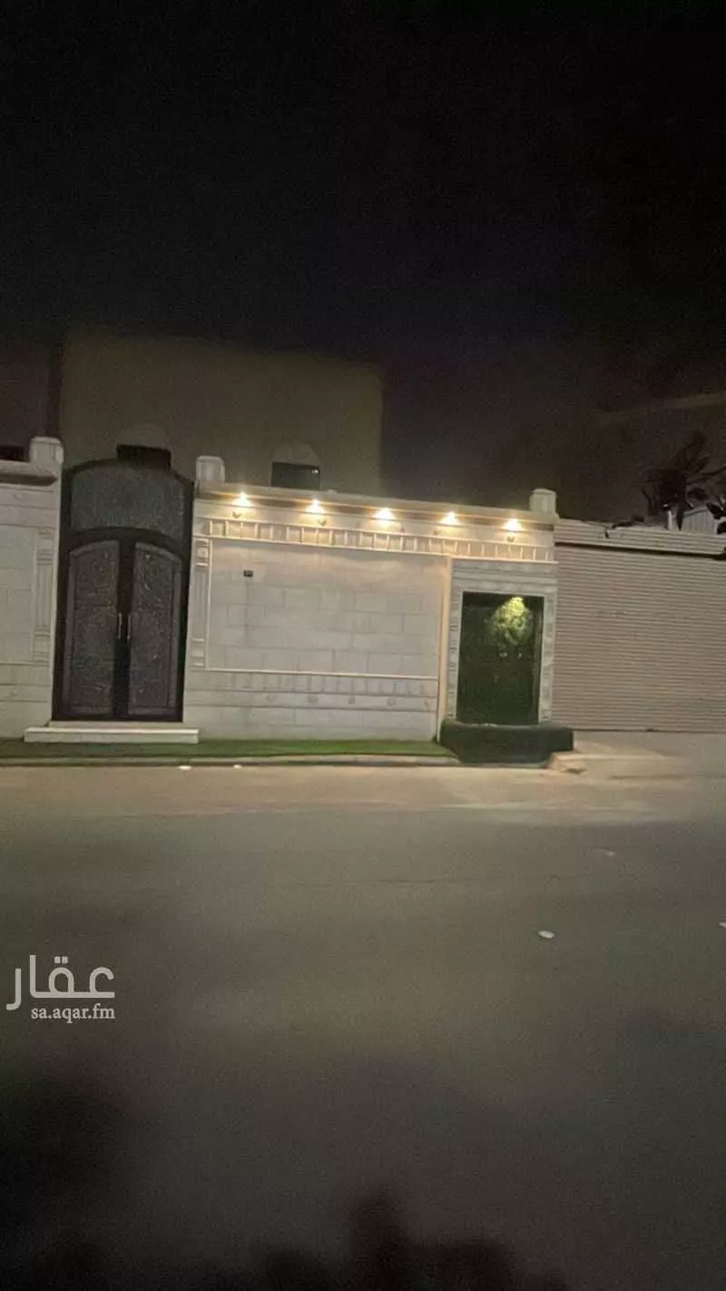 فيلا للبيع في شارع عبدالله بن رشيد, حي الروضة, مدينة الرياض, منطقة الرياض 1 صورة