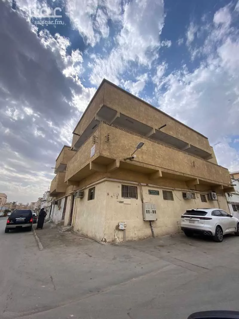 عمارة للبيع في شارع ربيعة بن عتيك, حي منفوحة الجديدة, مدينة الرياض, منطقة الرياض 1 صورة