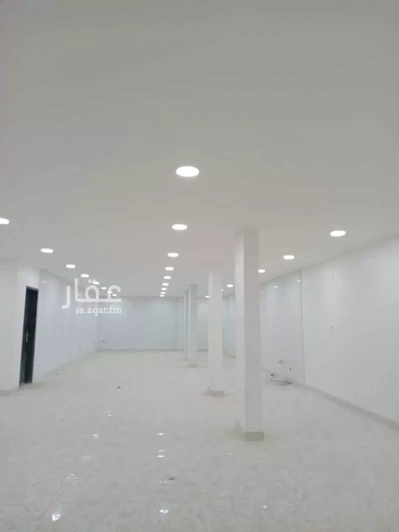محل للإيجار في شارع 5256768, حي الخالدية, مدينة عنيزة, منطقة القصيم 1 صورة