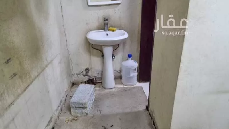 غرفة للإيجار في شارع يونس بن الحارث الطائفي ، حي الشرق ، الرياض ، منطقة الرياض 1 صورة