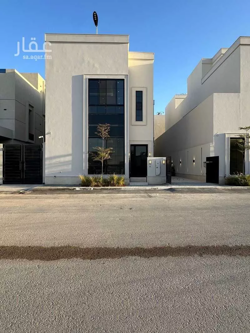 فيلا للبيع في شارع أبي عيسي الترمذي, حي المهدية, مدينة الرياض, منطقة الرياض 1 صورة